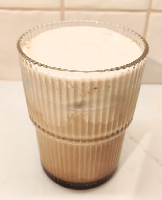 iced hojicha chai latte